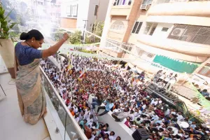  కవితకు మద్దతుగా పెద్ద ఎత్తున తరలివచ్చిన ఉద్యమకారులు, వివిధ ప్రజా సంఘాల నాయకులు.. 