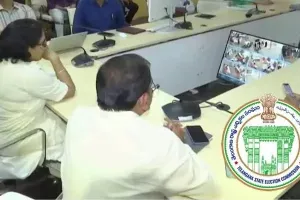 మున్సిపల్ పోరు.. ఎస్‌ఈసీ కార్యాలయంలో సీఈఓ భేటీ