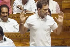 అమెరికాకు దేశాన్ని అమ్మేశారు