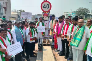 బైరామాల్ గూడ ఫ్లైఓవర్ కి మహాత్మ జ్యోతిబాపూలే పేరు పెట్టాలి.