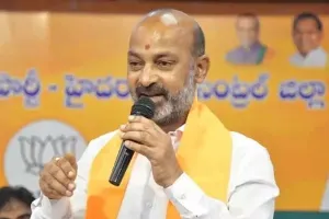 హామీలు గాలికి.. వసూళ్లే లక్ష్యం..రేవంత్ ప్రభుత్వంపై బండి సంజయ్ ధ్వజం