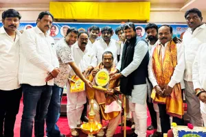 రాజకీయంగా ఆర్యవైశ్యులు ఎదగాలి: టీజీ వెంకటేశ్