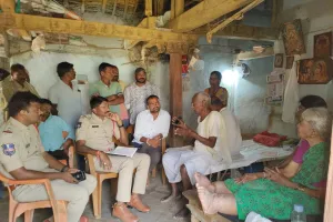 తల్లిదండ్రులను వేధిస్తున్న కొడుకులు 