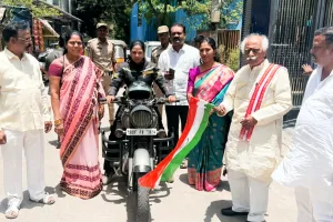 భాంధవి లడాఖ్ బైక్ యాత్రక
