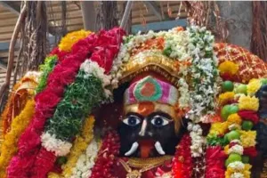 కాళీ మాత మందిరంలో భక్తులకు కనీస సౌకర్యాలు కలిపించాలి 