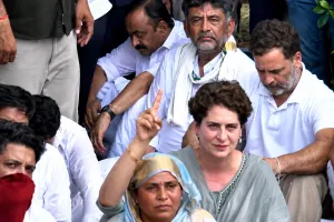 ప్రధాని నివాసం వద్ద కాంగ్రెస్ ధర్నా