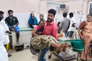 అనంతపురం ప్రభుత్వ ఆసుపత్రిలో మళ్లీ స్ట్రెచర్ల కొరత.. రోగులకు తప్పని ఇబ్బందులు