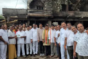 చెరువుగట్టు అగ్నిప్రమాద బాధిత ఆర్యవైశ్య కుటుంబాలకు రూ.2 లక్షల ఆర్థిక సాయం