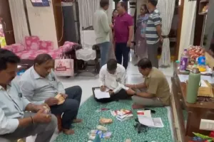మైన్స్‌ ఏడీ జయరాజ్‌ ఇంటిపై ఏసీబీ దాడులు