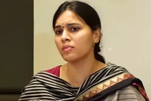 జోగి రమేష్‌ బీసీ కాదు.. క్రిస్టియన్‌ కుటుంబమని కోడలు మేఘన ఆరోపణలు