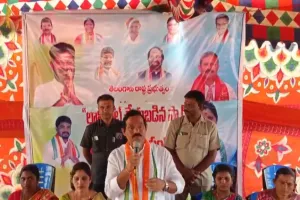 ప్రభుత్వ కార్యక్రమం ఫ్లెక్సీలో మంత్రి కొండా సురేఖ ఫోటో ఔట్