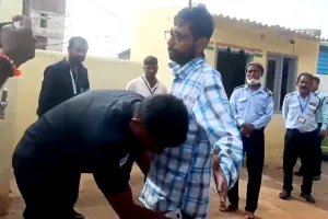 NEET పరీక్ష కేంద్రంలో షాకింగ్‌ ఘటన.. మద్యం మత్తులో వచ్చిన విద్యార్థి