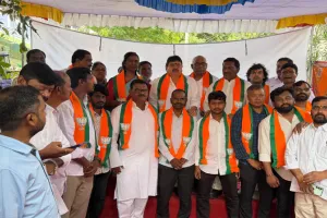 తార్నాకలో బీజేపీలోకి ప్రముఖులు.. రామ్‌చందర్‌రావు ఆధ్వర్యంలో చేరికలు