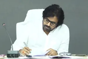 చికిత్స పొందుతూనే పాలనపై ఫోకస్‌.. కేరళ నుంచి పవన్‌ కీలక సమీక్షలు