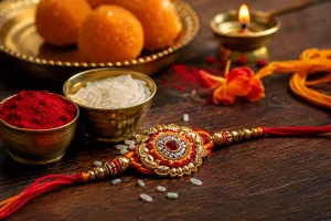 రాఖీ అంటే అన్నాచెల్లెళ్ల పండుగ మాత్రమే కాదు.. దాని వెనుక ఉన్న అసలు కథ ఇదే