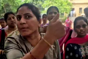 రెండేళ్లుగా కళ్యాణలక్ష్మీ కోసం ఎదురుచూపులు.. లబ్ధిదారులకు మళ్లీ నిరాశ