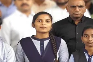శక్తి స్కీమ్‌లోకి వద్దు.. పాలిటెక్నిక్ విద్యార్థుల ఆందోళన