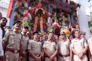 అక్కన్న మాదన్న బోనాల ఉత్సవాల్లో సజ్జనార్.. ఘటం ఊరేగింపు ప్రారంభం