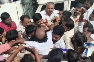 ఉరవకొండలో ఉద్రిక్తత.. మాజీ ఎమ్మెల్యే విశ్వేశ్వరరెడ్డి అరెస్ట్