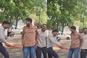 హారన్ కొట్టాడని హత్య.. నిందితులకు పోలీసుల ట్రీట్‌మెంట్ వైరల్