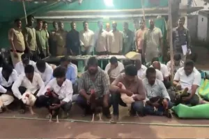 ఆదిభట్లలో కోడిపందేల స్థావరంపై పోలీసుల దాడి.. 22 మంది అరెస్ట్