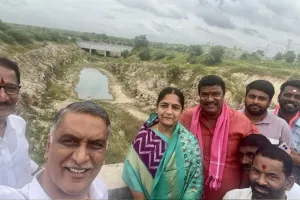 సంగమేశ్వర్, బసవేశ్వర్ ప్రాజెక్టుల పనులు వెంటనే ప్రారంభించాలి: హరీశ్‌రావు