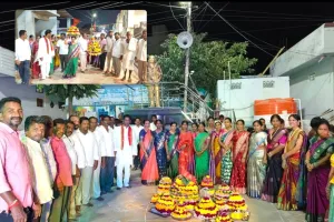 చందనవెల్లిలో ఘనంగా బతుకమ్మ సంబరాలు