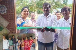 వంటశాలను ప్రారంభించిన సర్పంచ్ రమేష్.